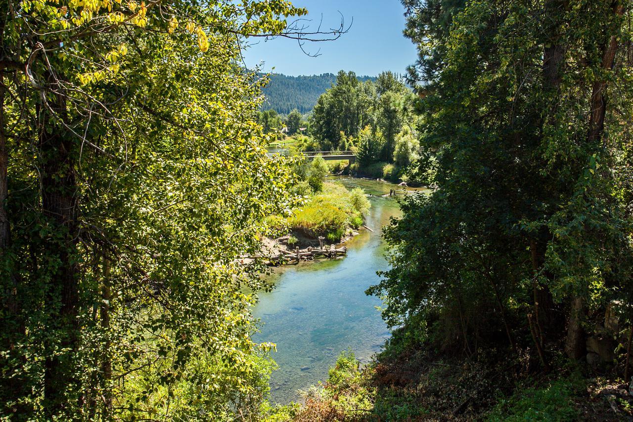 Storybook Riverside Inn Leavenworth Esterno foto